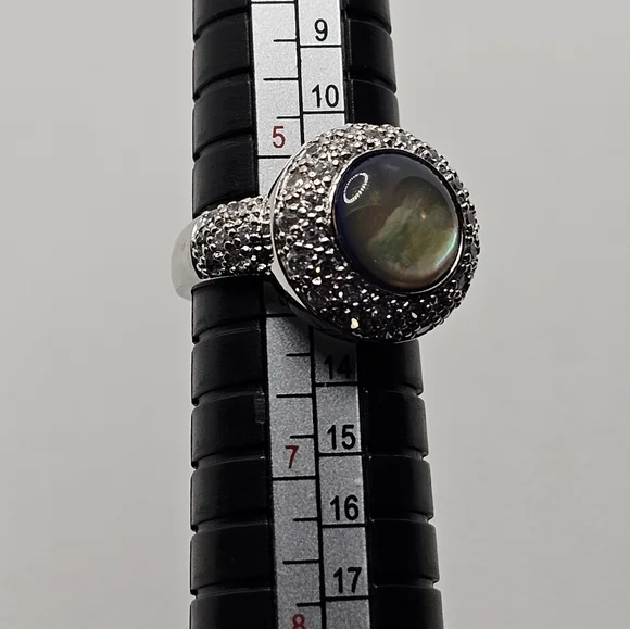 Vintage Mother of Pearl Sterling Silver Diamond Ring Size 7! - Picture 6 of 7